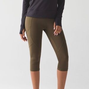 Lululemon OutRun Crop 17” Size 4